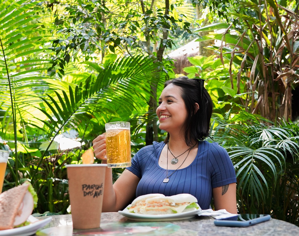 O chopp no restaurante do Parque das Aves é uma ótima opção para os dias mais quentes